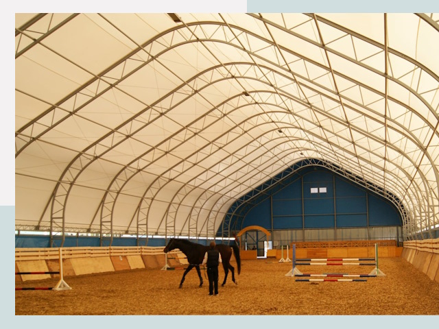 Строительство конных манежей в Усинске