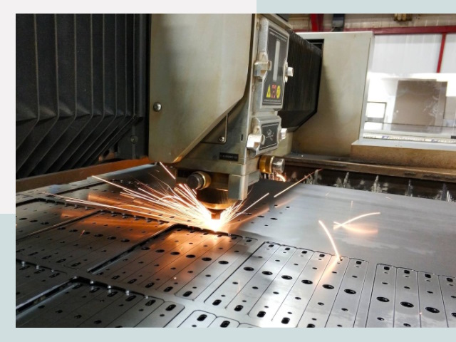 Лазерная резка металла в Усинске от 614 руб.